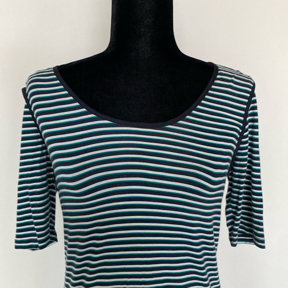 Women’s Short sleeve shirt.. Used Size S